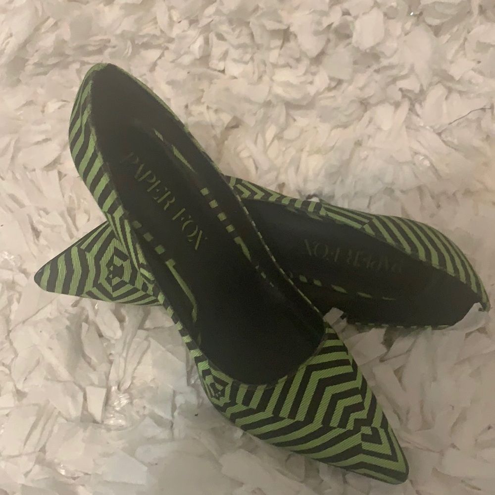 Paper fox | Green and Black Pumps | spider 🕷 pattern | size 7.5